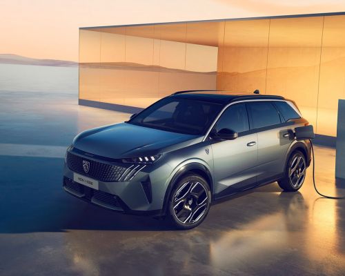 PEUGEOT_E_5008_SHOWROOM_ELEC_D_2030x1146.jpg