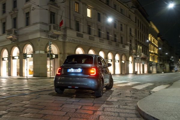 FIAT500eGiorgioArmani (1).jpg