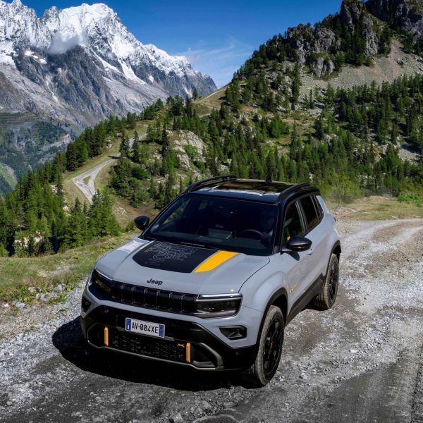 Jeep® Avenger 4xe - The North Face Edition