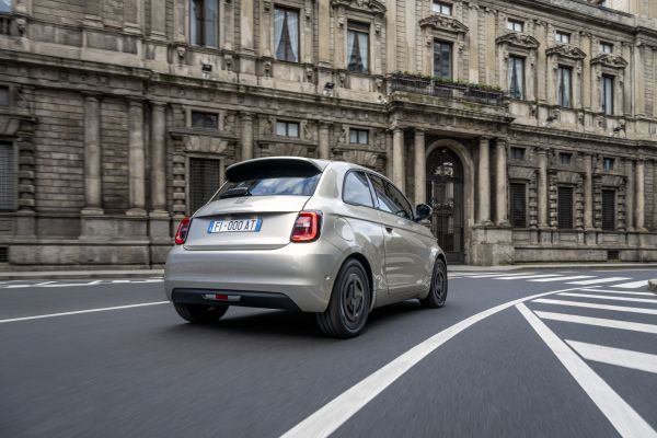 FIAT500eGiorgioArmani (2).jpg